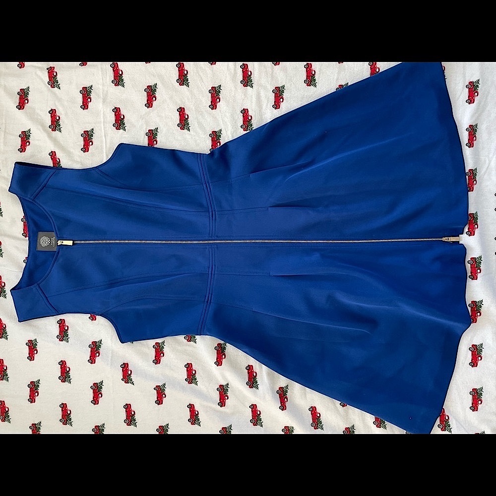 VINCE CAMUTO just above the knee length dress.